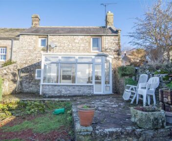 Preview image for Cliffe Cottage, Over Haddon, Bakewell, DE45 1JE