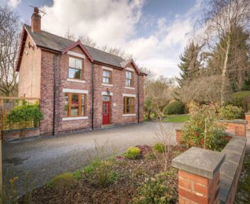 Preview image for 106 Old Coppice Side, Heanor, Derbyshire, DE75 7DJ