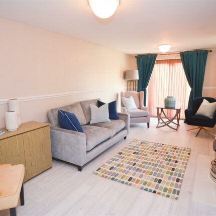 79 Church Road, Stretton, Burton Upon Trent, Derbyshire, DE13 0HE Gallery image 4