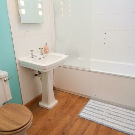 141 Ashby Road, Burton Upon Trent, Staffordshire, DE15 0LQ Gallery image 18