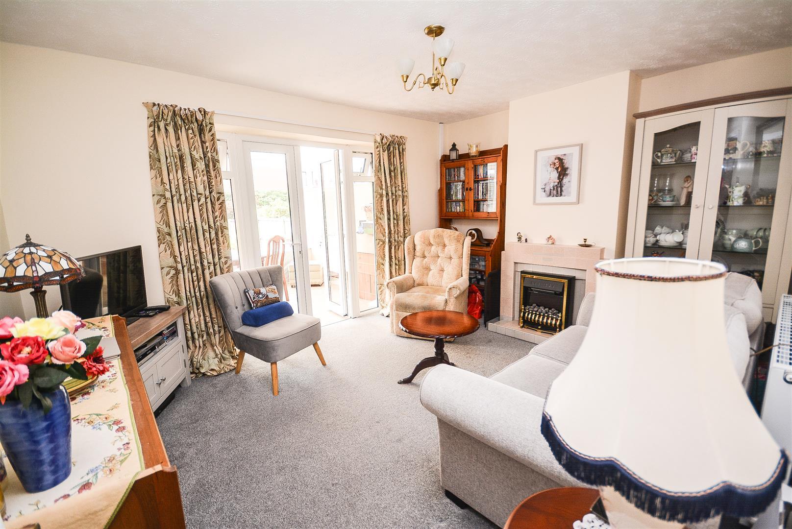 45 Marlborough Crescent, Stapenhill, BurtonOnTrent, DE15 9DE