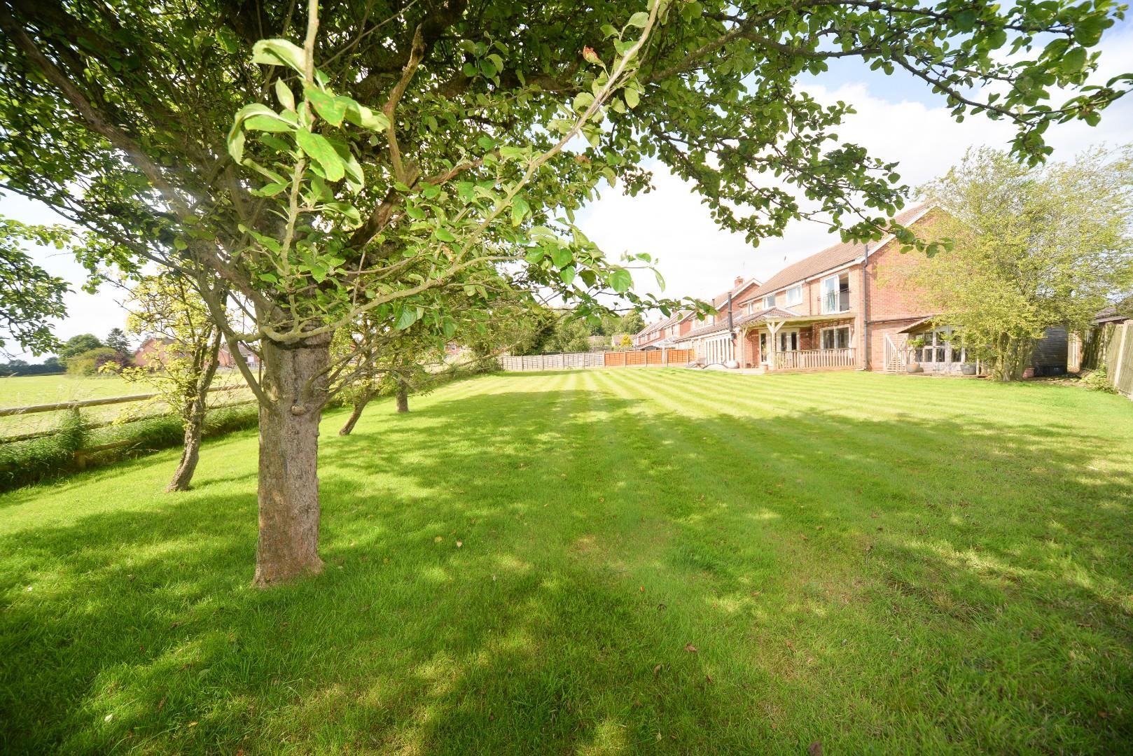 25 The Lawns, Rolleston On Dove, Burton Upon Trent, DE13 9DA Scargill