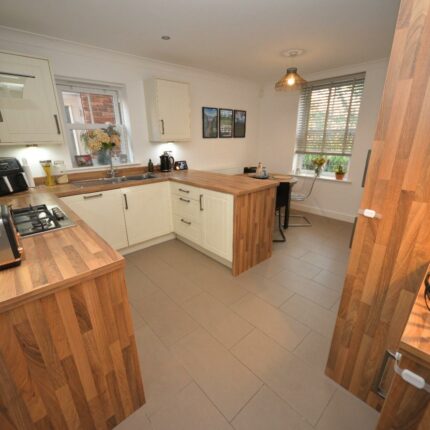 7 Bluebell Way, Tutbury, Burton-On-Trent, DE13 9LJ Gallery image 7