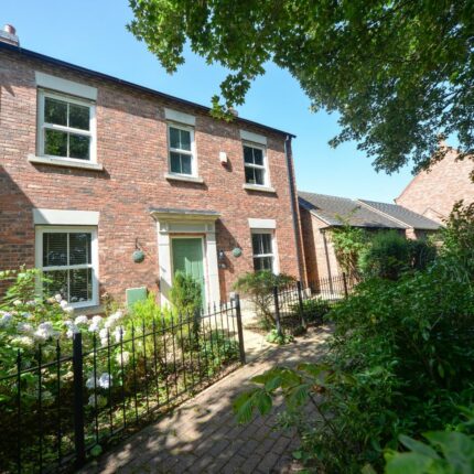 7 Bluebell Way, Tutbury, Burton-On-Trent, DE13 9LJ Gallery image 1