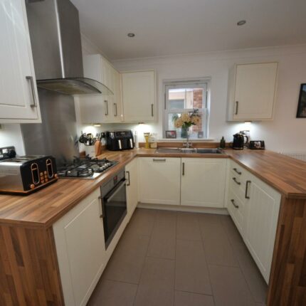 7 Bluebell Way, Tutbury, Burton-On-Trent, DE13 9LJ Gallery image 8