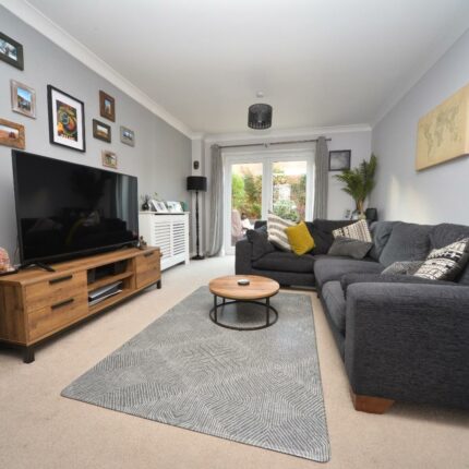 7 Bluebell Way, Tutbury, Burton-On-Trent, DE13 9LJ Gallery image 2