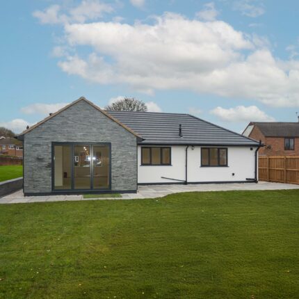 Lyndhurst, Rose Tree Lane, Newhall, Swadlincote, DE11 0LN Gallery image 2