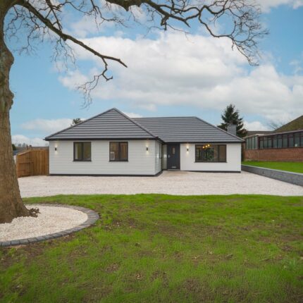 Lyndhurst, Rose Tree Lane, Newhall, Swadlincote, DE11 0LN Gallery image 1