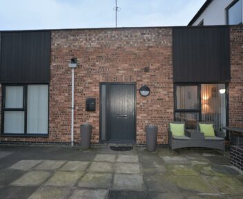 Preview image for 6 Castle Apartments, Station Road, Hatton, DE65 5DW