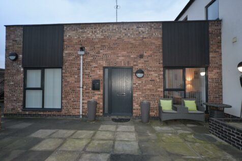 Preview image for 6 Castle Apartments, Station Road, Hatton, DE65 5DW