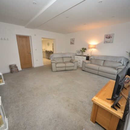 6 Castle Apartments, Station Road, Hatton, DE65 5DW Gallery image 2