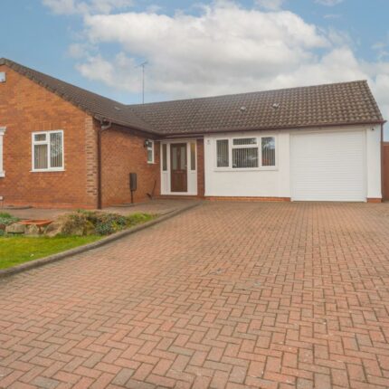 2 The Fletches, Stretton, Burton-On-Trent, DE13 0XX Gallery image 1