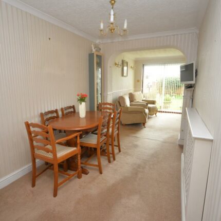 4 Hillcrest, Tutbury, Burton upon Trent, DE13 9JD Gallery image 3