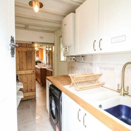 The White Cottage, 70, Ashby Road East, Bretby, Burton-On-Trent, DE15 0PT Gallery image 11