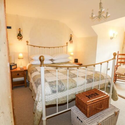 The White Cottage, 70, Ashby Road East, Bretby, Burton-On-Trent, DE15 0PT Gallery image 14