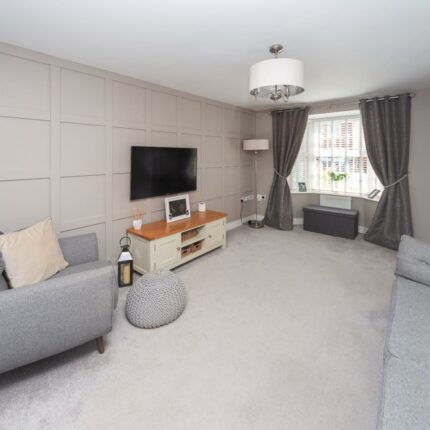 11 Poplar Gardens, Burton-On-Trent, DE13 0UE Gallery image 5