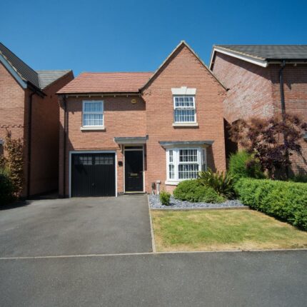 11 Poplar Gardens, Burton-On-Trent, DE13 0UE Gallery image 1