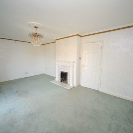 40 Greenvale Close, Burton upon Trent, DE15 9HJ Gallery image 4