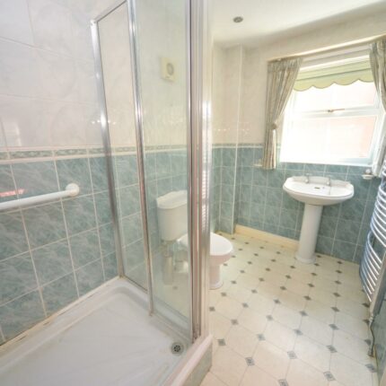 40 Greenvale Close, Burton upon Trent, DE15 9HJ Gallery image 14