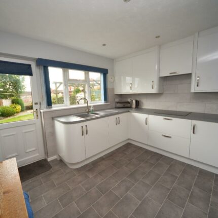 24 Elwyn Close, Stretton, Burton-On-Trent, DE13 0BG Gallery image 5