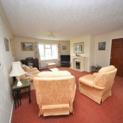 24 Elwyn Close, Stretton, Burton-On-Trent, DE13 0BG Gallery image 6