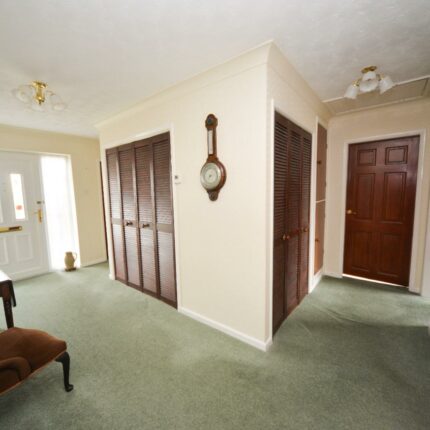 24 Elwyn Close, Stretton, Burton-On-Trent, DE13 0BG Gallery image 2