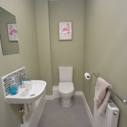 22 Coltman Close, Burton-On-Trent, DE15 9NJ Gallery image 6