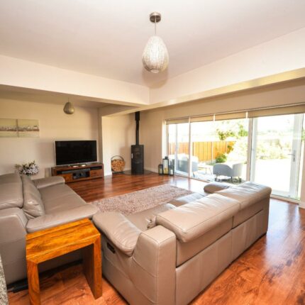 27 The Lawns, Rolleston-On-Dove, Burton-On-Trent, DE13 9DA Gallery image 6