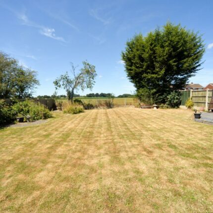 27 The Lawns, Rolleston-On-Dove, Burton-On-Trent, DE13 9DA Gallery image 28