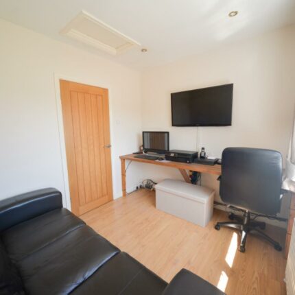 27 The Lawns, Rolleston-On-Dove, Burton-On-Trent, DE13 9DA Gallery image 12