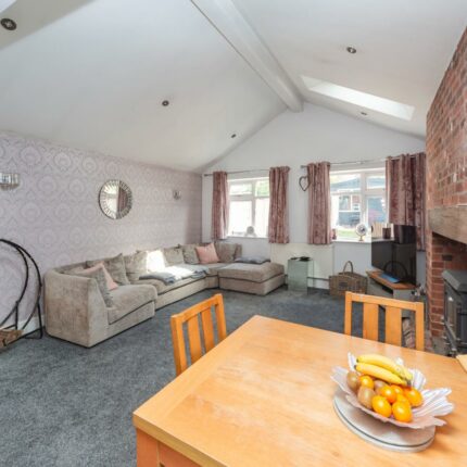 81 Kitling Greaves Lane, Burton-On-Trent, DE13 0PB Gallery image 3