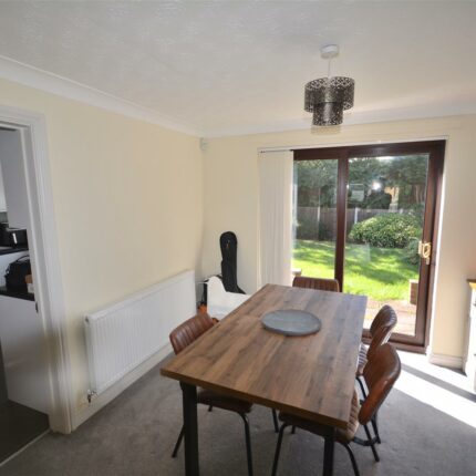 9 Pontypool Close, Oakwood, Derby, DE21 2RD Gallery image 4