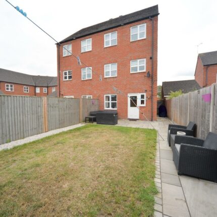 24 Blakeholme Court, Burton-On-Trent, DE14 2NZ Gallery image 16