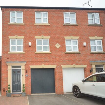 24 Blakeholme Court, Burton-On-Trent, DE14 2NZ Gallery image 1