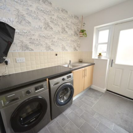 24 Blakeholme Court, Burton-On-Trent, DE14 2NZ Gallery image 6