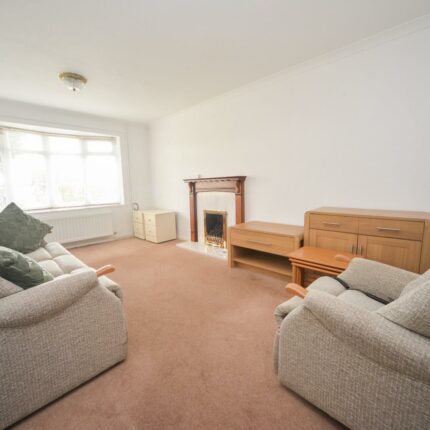 12 Chatsworth Drive, Tutbury, DE13 9NS Gallery image 2