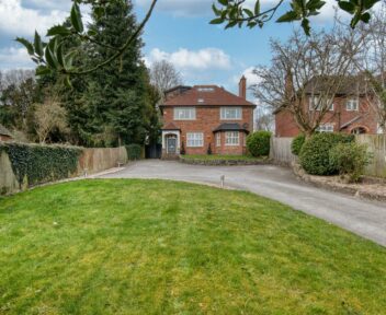 Preview image for 33 The Green Road, Ashbourne, Derbyshire, DE6 1ED