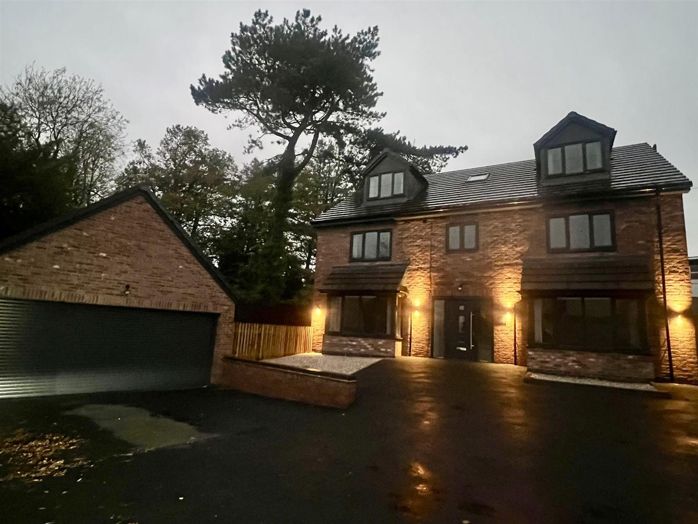 2 Briar Court, Ashby Road, Burton on Trent, Staffordshire, DE15 0LE Banner