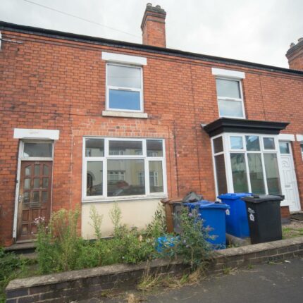 70 Dover Road, Burton-On-Trent, DE13 0TB Gallery image 1