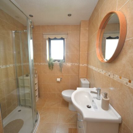 10 Ashdale Close, Burton-On-Trent, DE15 9HN Gallery image 22