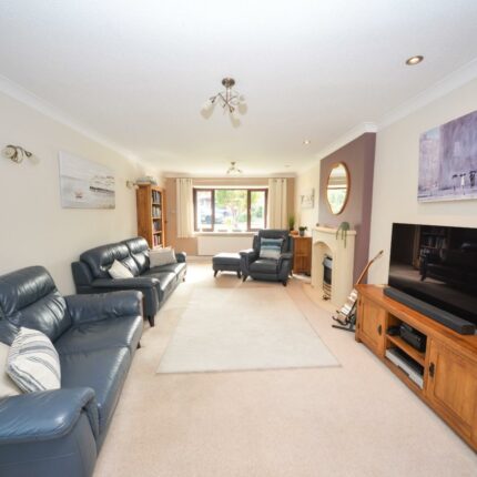 10 Ashdale Close, Burton-On-Trent, DE15 9HN Gallery image 7