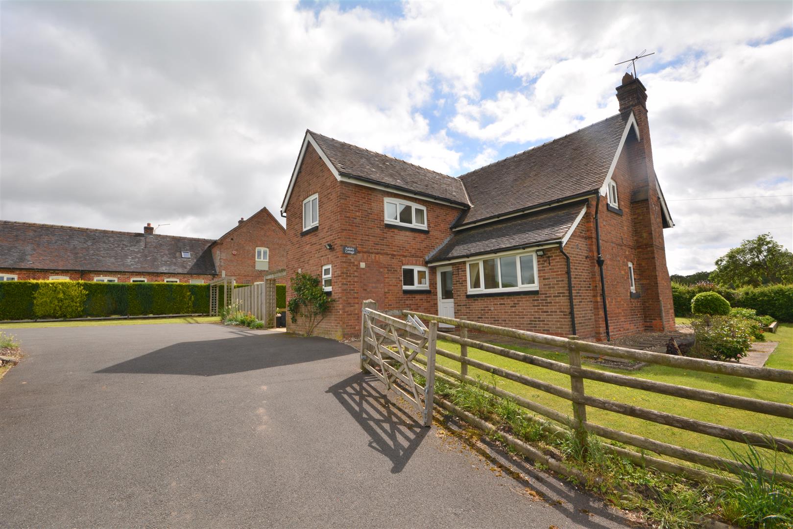 Ardsley Cottage, Hoargate Lane, Longford, Ashbourne, DE6 3AG Banner