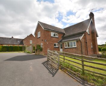 Preview image for Ardsley Cottage, Hoargate Lane, Longford, Ashbourne, DE6 3AG