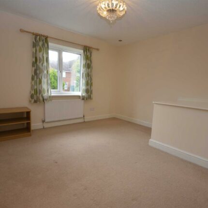 5 Severn Close, Uttoxeter, Staffs, ST14 8UJ Gallery image 4