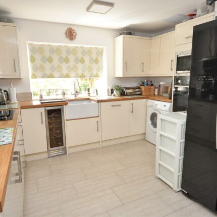 73 Field Lane, Burton-On-Trent, DE13 0NJ Gallery image 5