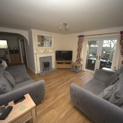 73 Field Lane, Burton-On-Trent, DE13 0NJ Gallery image 7