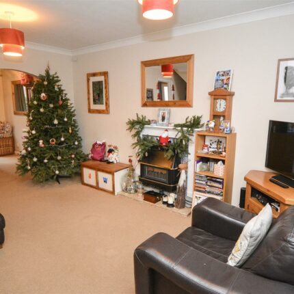 40 Sealey Close, Willington, Derbyshire, DE65 6EP Gallery image 2