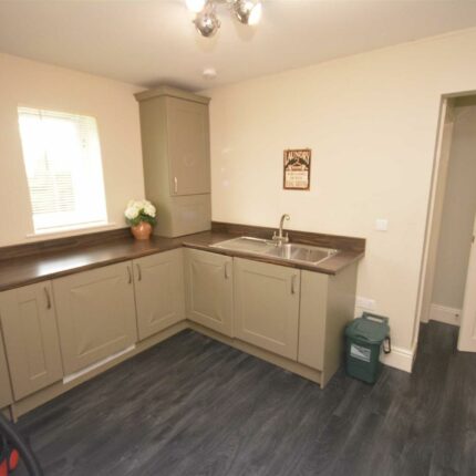 19 Thorncliffe Avenue, Matlock, Darley Dale, DE4 2HU Gallery image 7