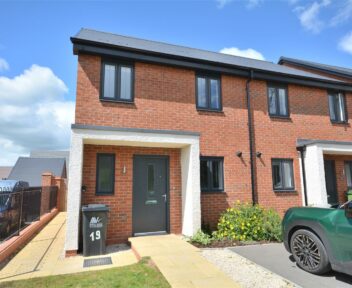 Preview image for 19 Crabtree Hill Drive, Derby, DE22 2SR