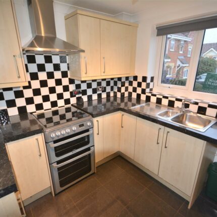 5 Severn Close, Uttoxeter, Staffs, ST14 8UJ Gallery image 2